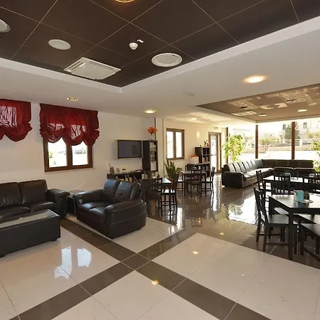Majesty Hotel