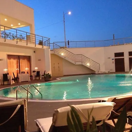 Majesty Hotel 4*